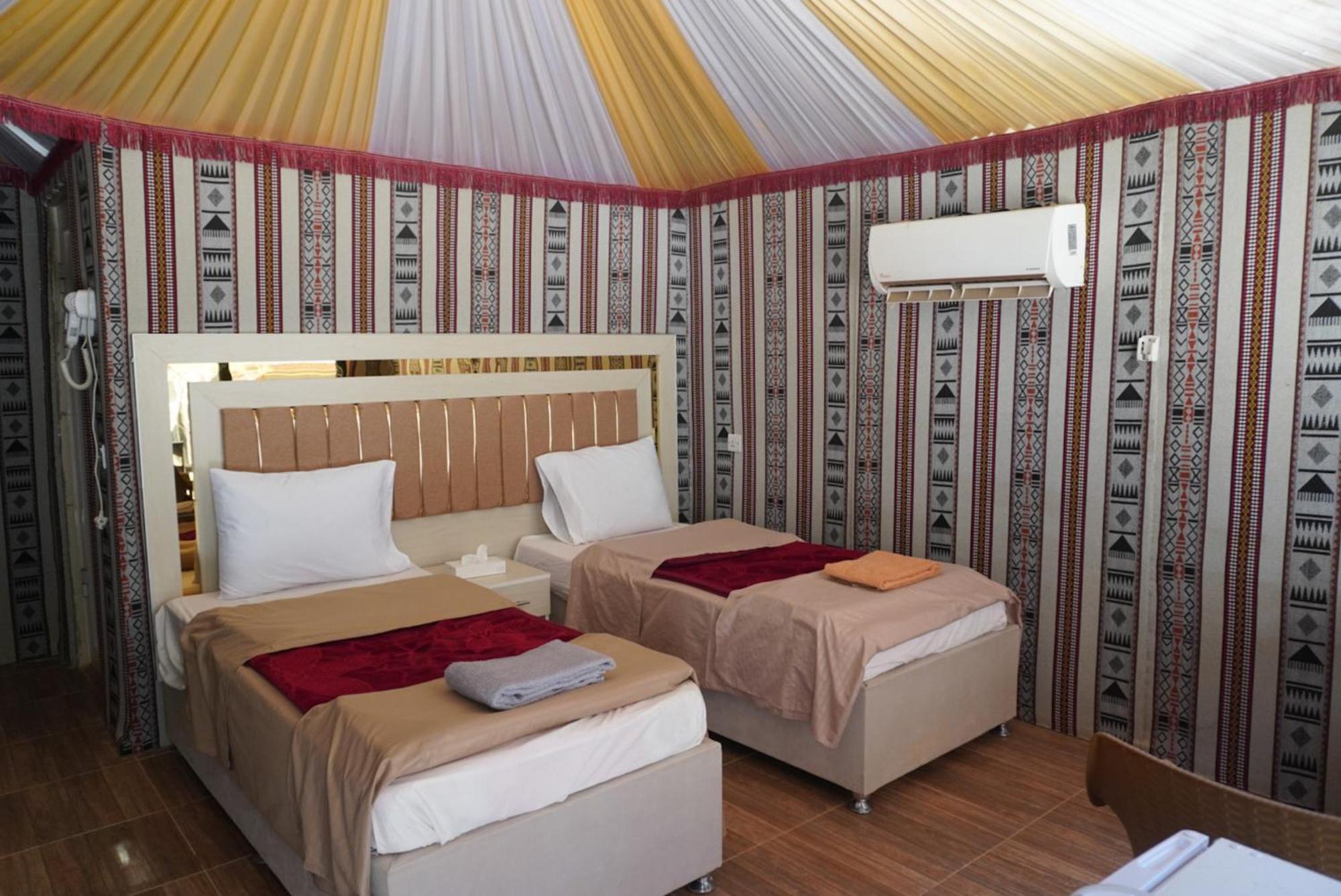Shaheen Camp Wadi Rum Bagian luar foto