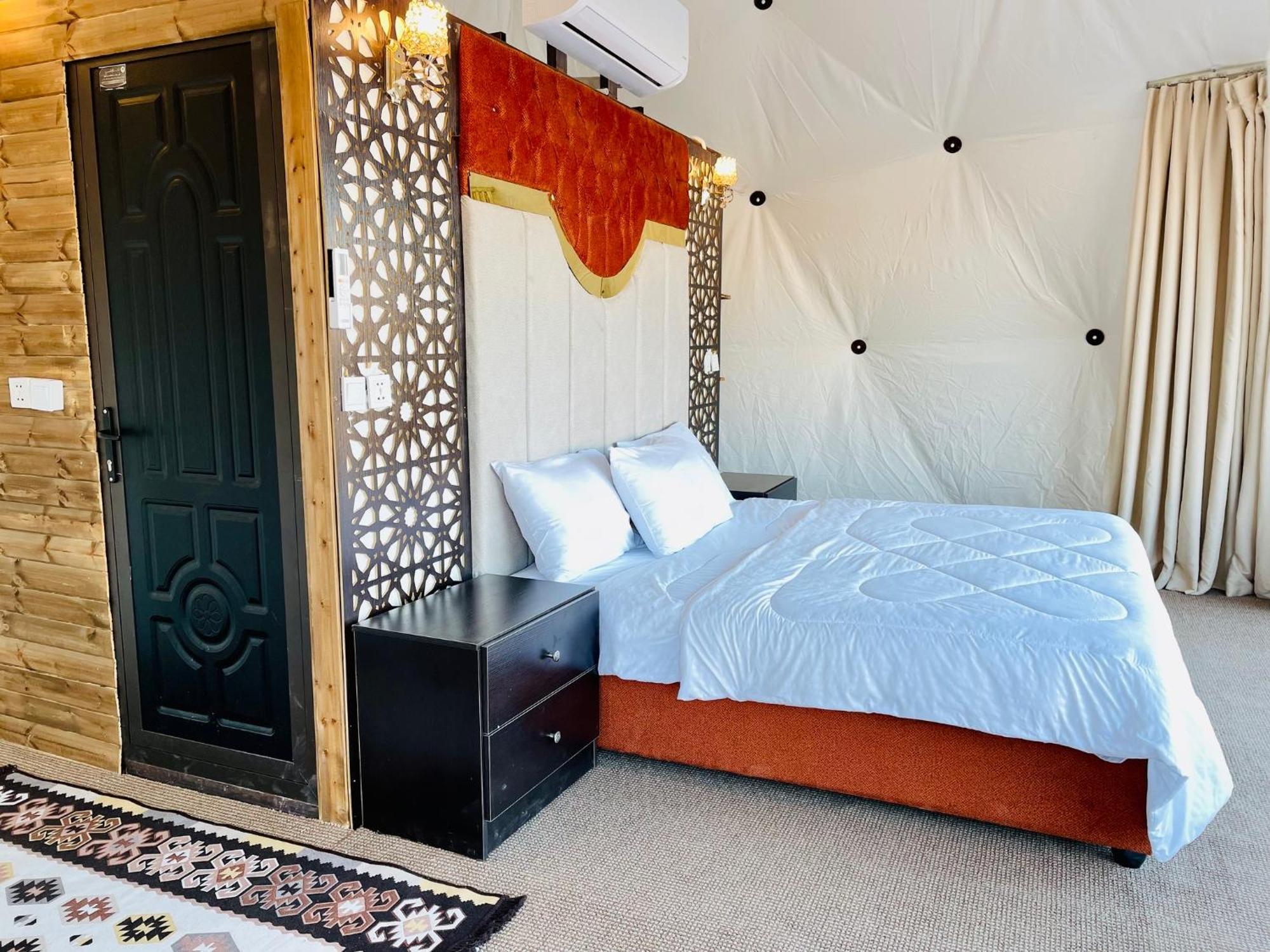 Shaheen Camp Wadi Rum Bagian luar foto