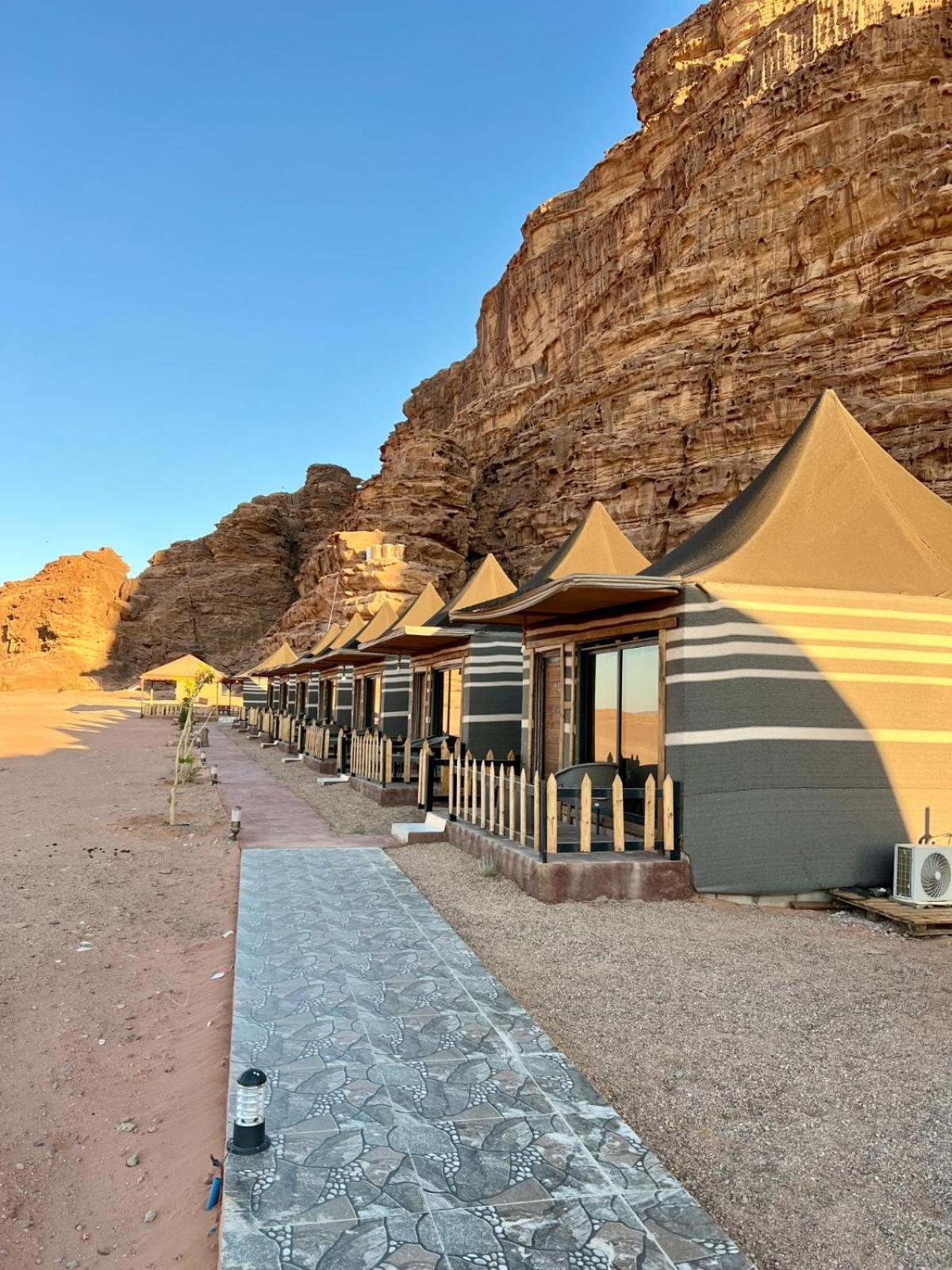 Shaheen Camp Wadi Rum Bagian luar foto