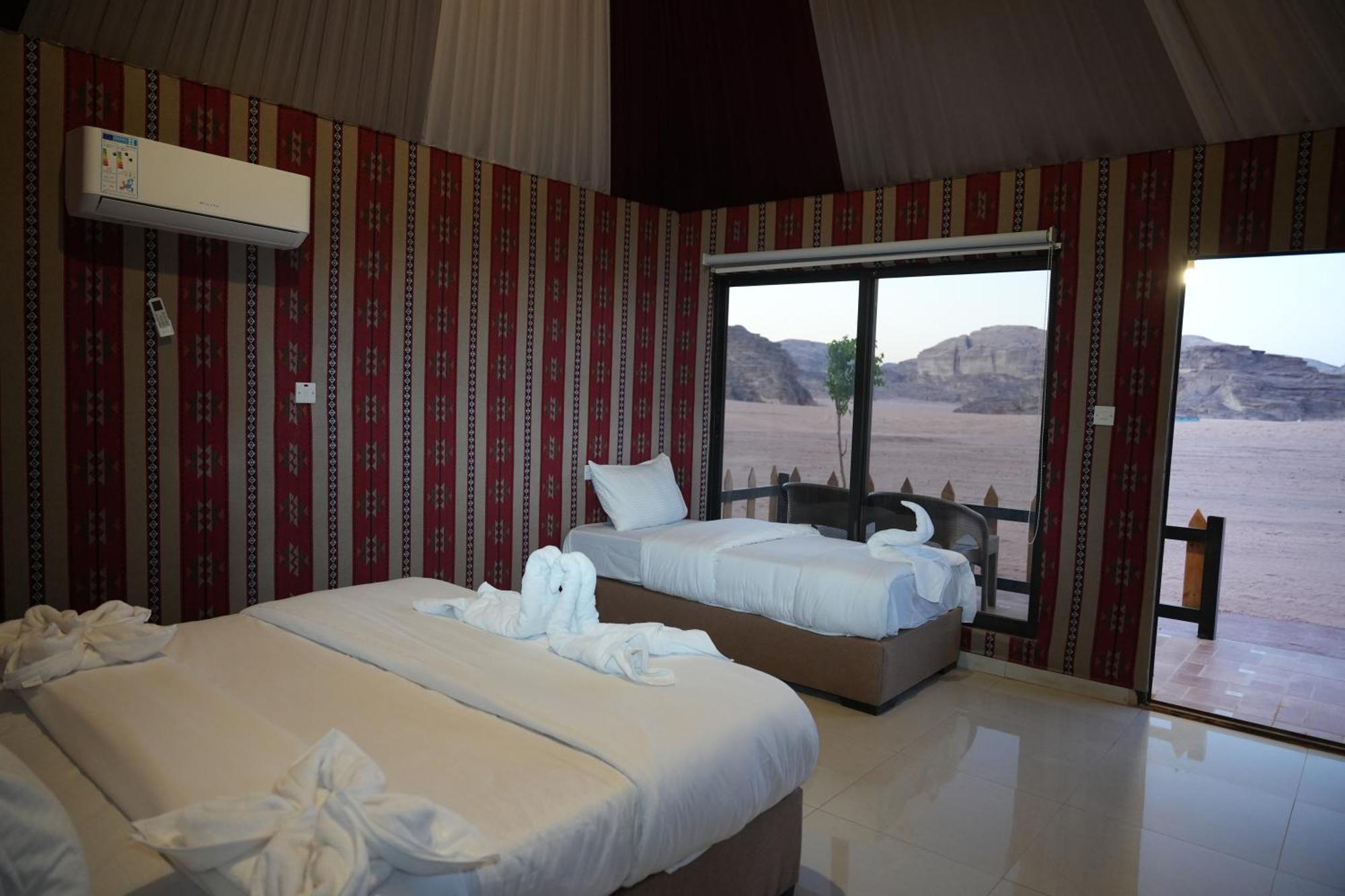 Shaheen Camp Wadi Rum Bagian luar foto